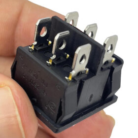 ORTA BOY IŞIKSIZ 3 KADEME ANAHTAR ON-OFF-ON 6P (IC-130) (K0)