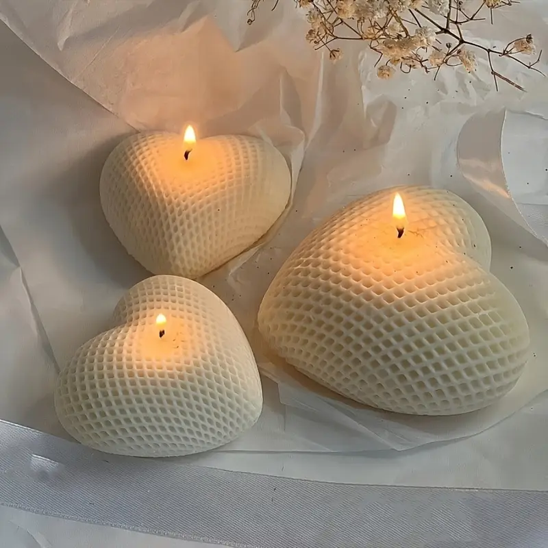 3'Lü El Yapımı Kalp Şeklinde Dekoratif Mumlar – Romantik ve Şık Tasarım Özel Günler ve Hediye Seçenekleri - Görsel 2