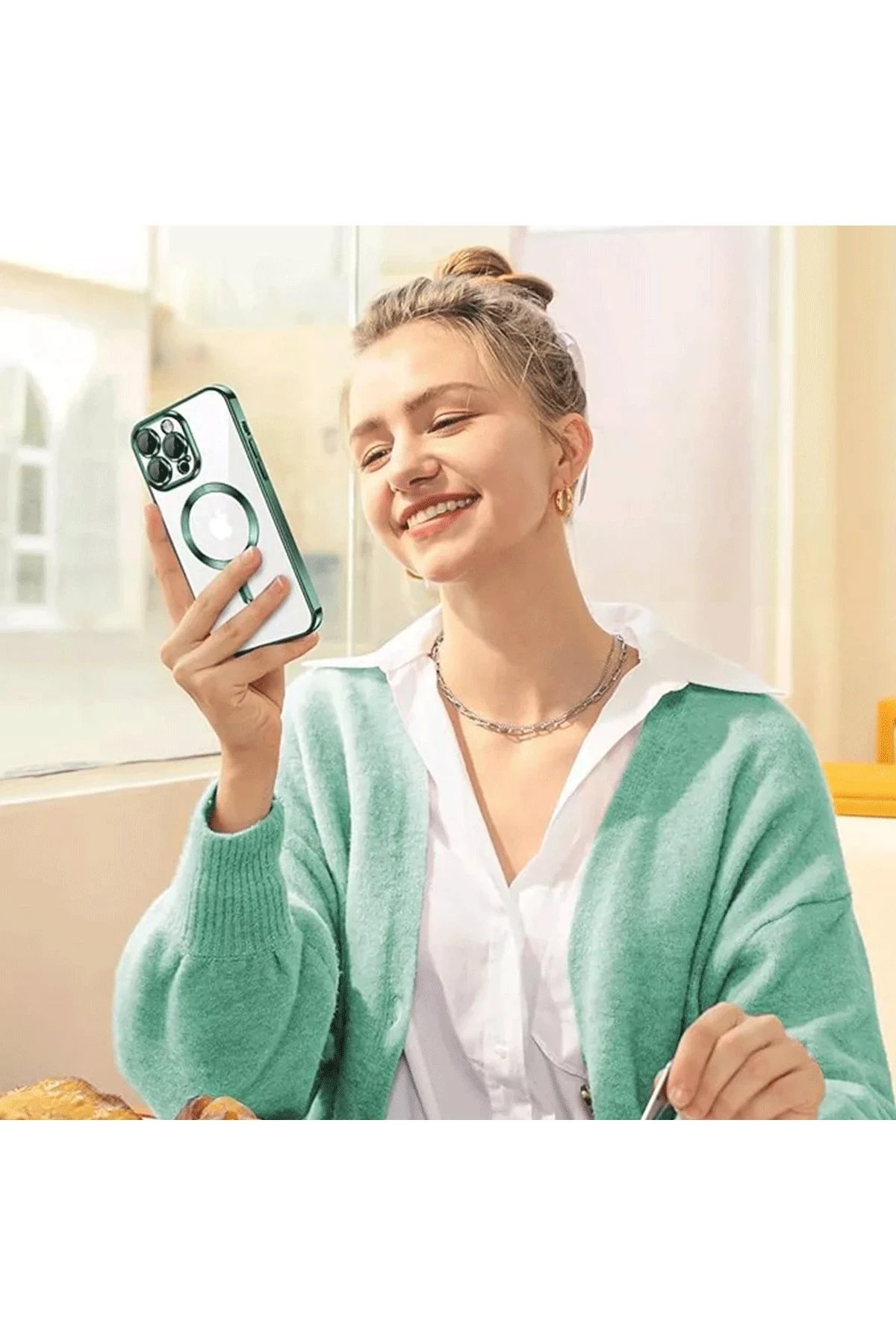 iPhone 15 Pro Kılıf Kross Magneticsafe Kapak - Gümüş-(5796) - Görsel 3