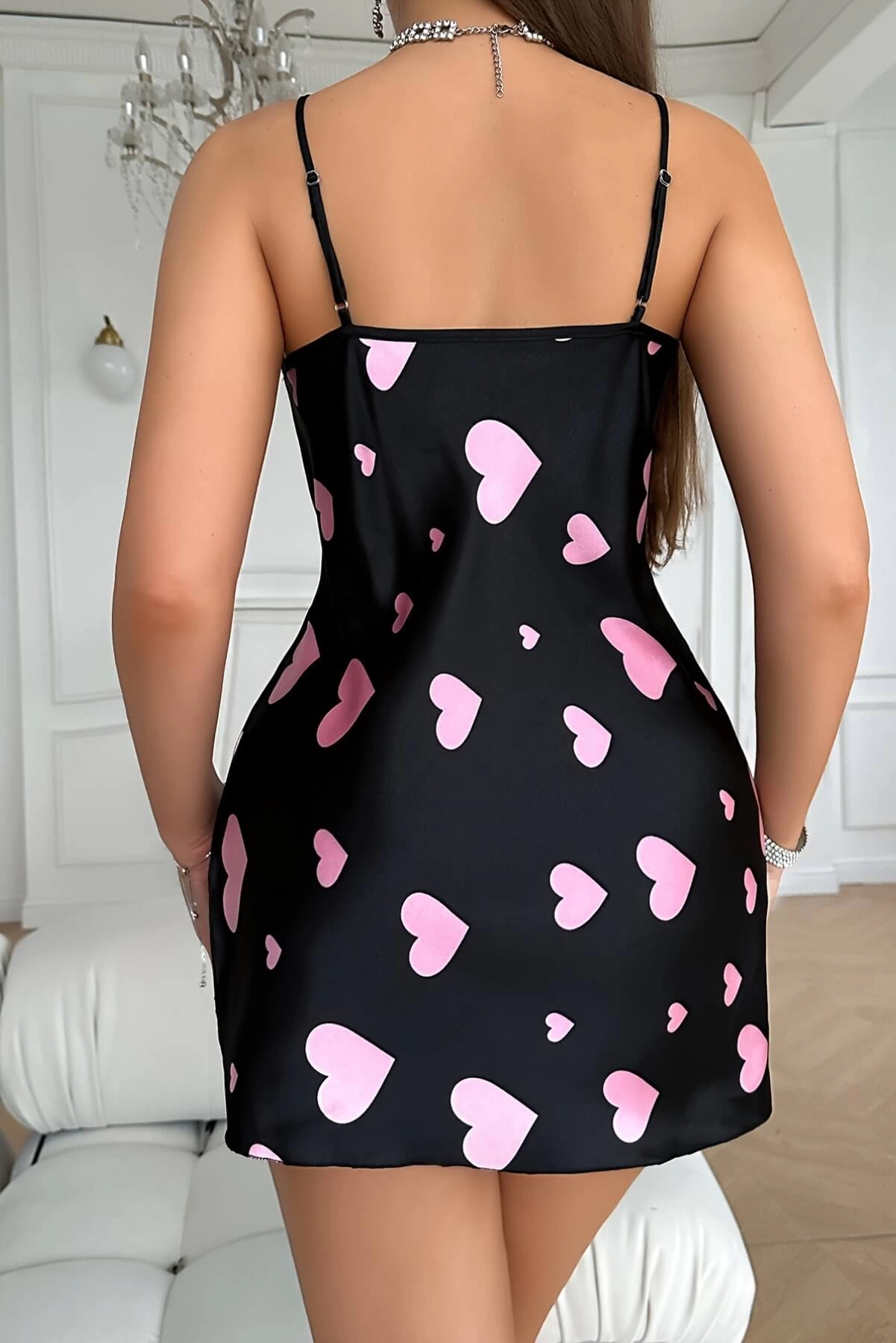 Pembe Kalp Desenli Siyah Saten Gecelik - Görsel 4