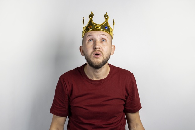 Plastik Kral Tacı Altın Renk Yetişkin Boy 55 cm - Görsel 2