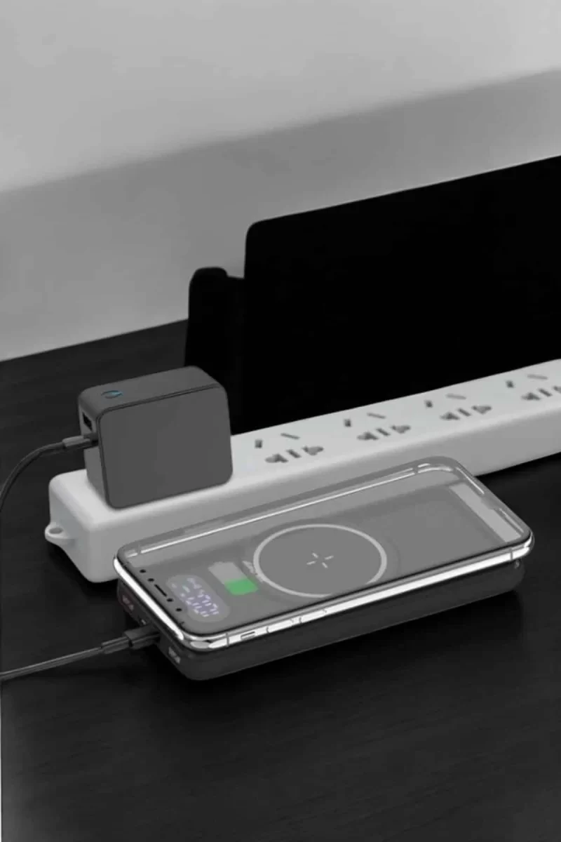 Powerbank Taşınabilir 10.000 Mah Hızlı Şarj Dijital Göstergeli - Görsel 3