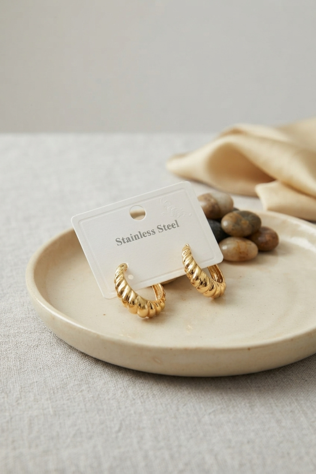316L Çelik Gold Renk Kıvrımlı Halka Model Küpe 5886