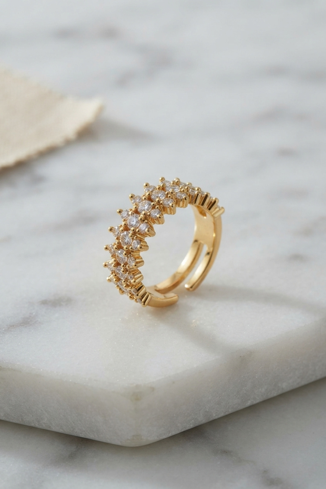 Gold Renk Sıralı Zirkon Taşlı Kadın Yüzük 5886