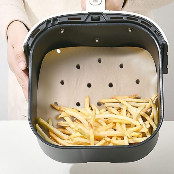 250 Adet Air Fryer Pişirme Kağıdı Tek Kullanımlık Hava Fritöz Yağ Geçirmez Yapışmaz Gıda Pişirme Kağıdı Delikli Kare Model (K0) - Görsel 3