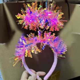 Pembe Renk Pembe Işıltılı Püsküllü Led Işıklı Parlak Hologramlı Taç 25x12 cm (4172)