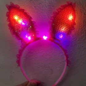 Kenarları Dantelli Fuşya Pullu Payetli Led Işıklı Tavşan Kulak Taç 23x19 cm (4172)