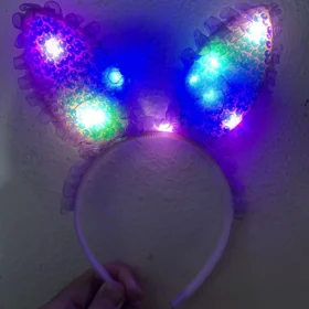 Kenarları Dantelli Mor Pullu Payetli Led Işıklı Tavşan Kulak Taç 23x19 cm (4172)