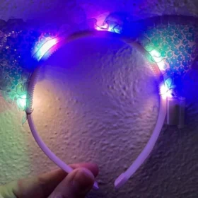 Kenarları Dantelli Mor Pullu Payetli Led Işıklı Kedi Kulak Taç 17x19 cm (4172)