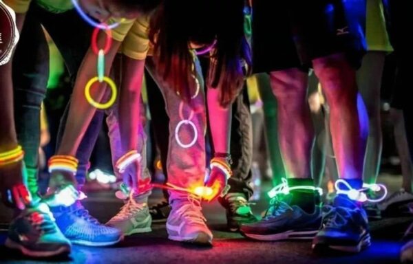 Karanlıkta Yanan Parlayan Fosforlu Glow Stick  Çubuk Bileklik 50 Adet - Görsel 4
