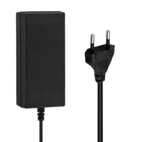 12 VOLT - 5 AMPER 5.5*2.5 UÇLU YERLİ ÜRETİM PLASTİK KASA MASAÜSTÜ ADAPTÖR