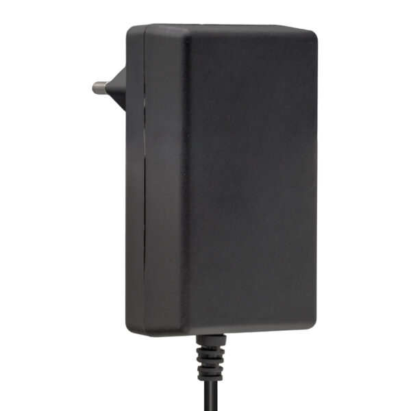 12 VOLT - 1.5 AMPER 5.5*2.5 UÇLU YERLİ ÜRETİM PLASTİK KASA PRİZ TİPİ ADAPTÖR - Görsel 2