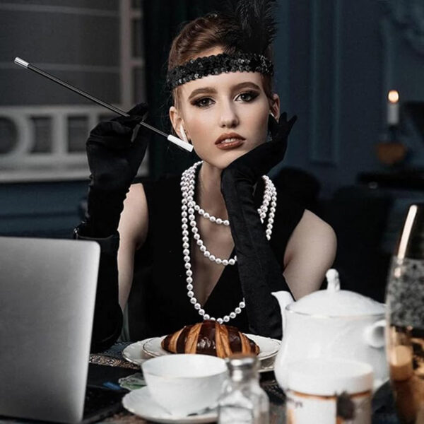 1920'ler Gatsby Aksesuar Seti – Siyah Charleston Saç Bandı, Uzun Eldiven & Sigaralık - Görsel 3