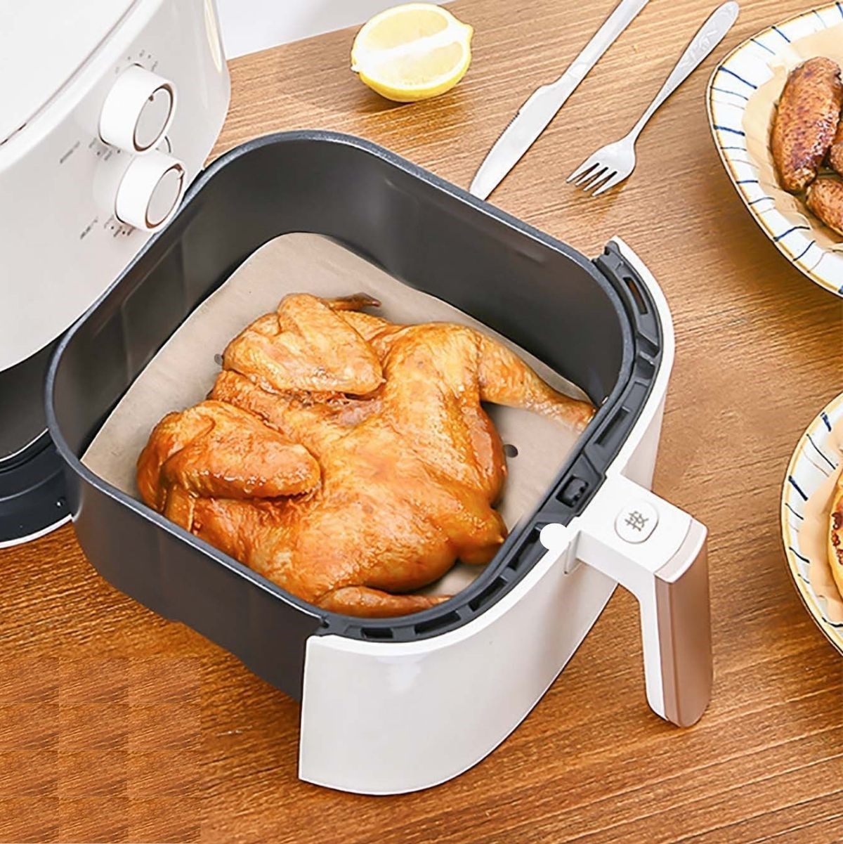 150 Adet Air Fryer Pişirme Kağıdı Tek Kullanımlık Hava Fritöz Yağ Geçirmez Yapışmaz Gıda Pişirme Kağıdı Delikli Kare Model (4172) - Görsel 5
