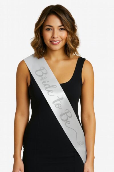 Beyaz Saten Üzerine El Yazısı İtalik Gümüş Bride To Be Kuşağı 10 cm Genişlik (4172)