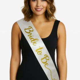 Beyaz Saten Üzerine El Yazısı İtalik Altın Bride To Be Kuşağı 10 cm Genişlik (4172)