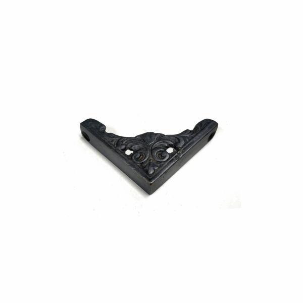 Antika Tarz Dekoratif Pirinç Köşe Süsü - 58x58 Mm, Oksit