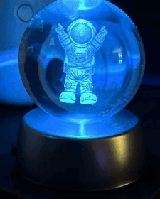 Astronot Plastik Altlıklı Işıklı Cam Küre 6cm