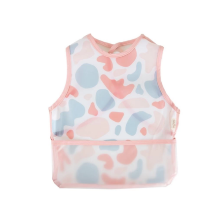 Pembe Giymeli Önlük ile Konforlu, Leke Tutmaz ve Eğitici Beslenme Zamanı