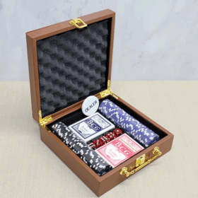 Deri Çantalı 100 Chip Ve 2 Adet İskambil Kağitına Sahip Poker Oyunu Alk4228