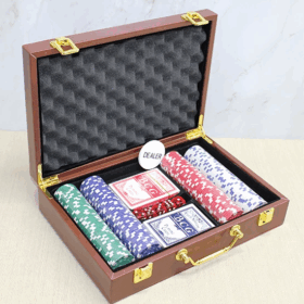 Deri Çantalı 200 Chip Ve 2 Adet İskambil Kağitına Sahip Poker Oyunu Alk4229