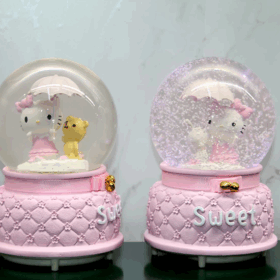 Hello Kitty İçi Dönmeli Püskürtmeli Işıklı Müzikli Kar Küresi Büyük Boy Alk3037