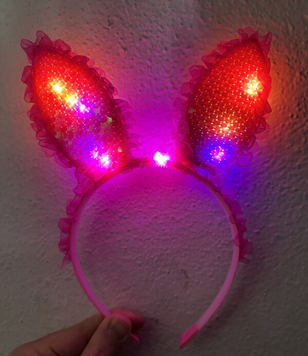 Kenarları Dantelli Fuşya Pullu Payetli Led Işıklı Tavşan Kulak Taç 23x19 cm (K0) - Görsel 2