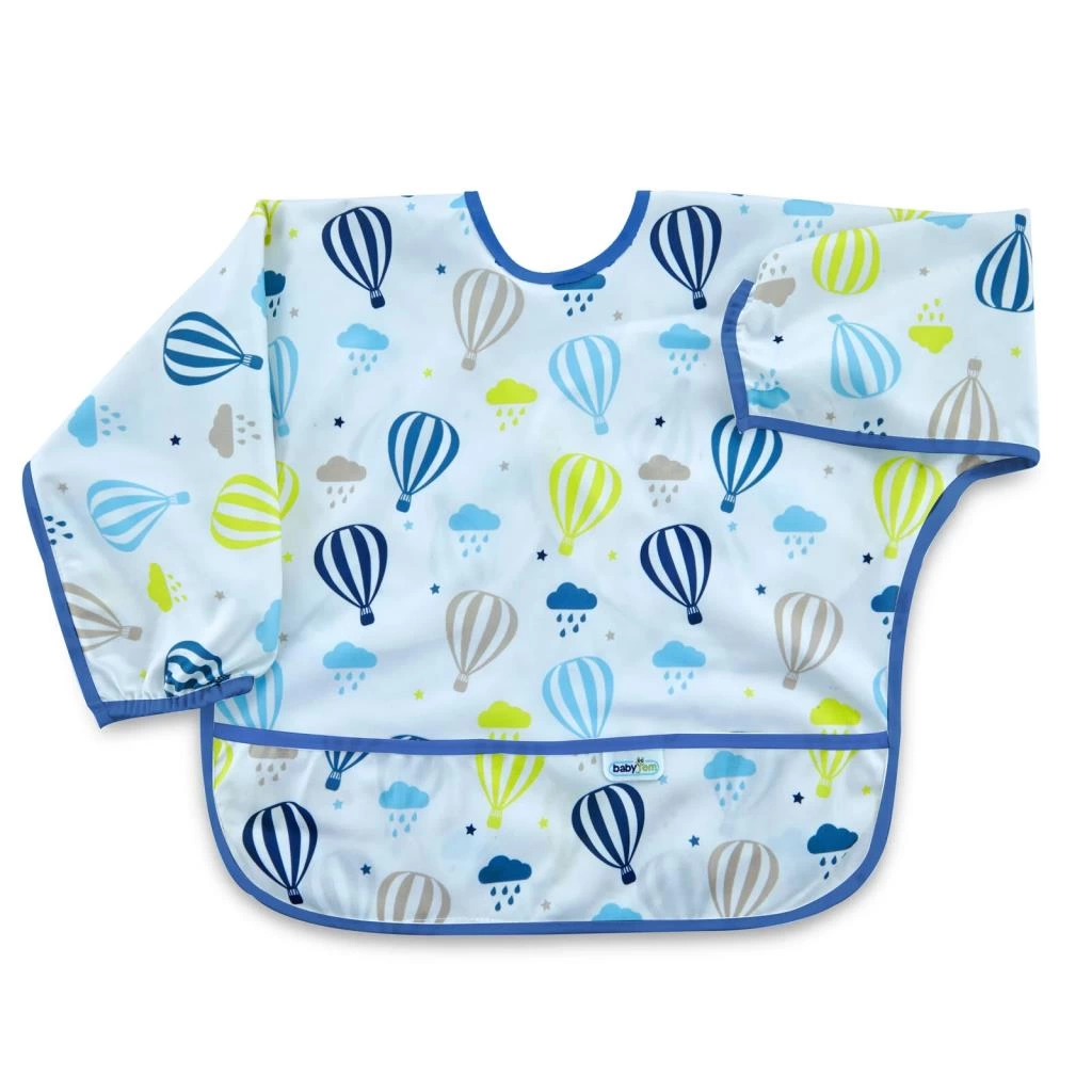 Kollu önlük ile BLW döneminde kıyafetleri koruyan ve özgürce beslenmeyi destekleyen tasarım