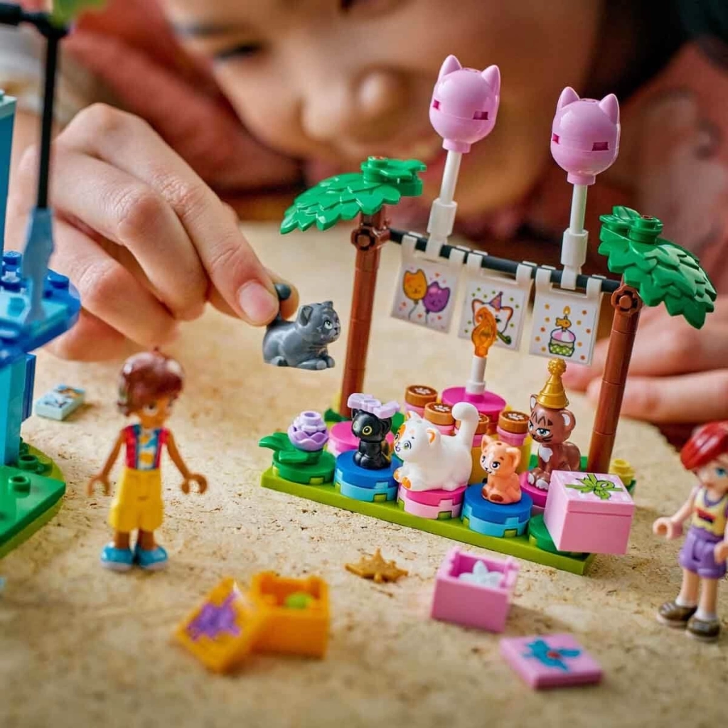 Çocuk Eğitici Oyuncak Friends Kedi Doğum Günü Partisi ve Ağaç Ev 42666 - Görsel 3