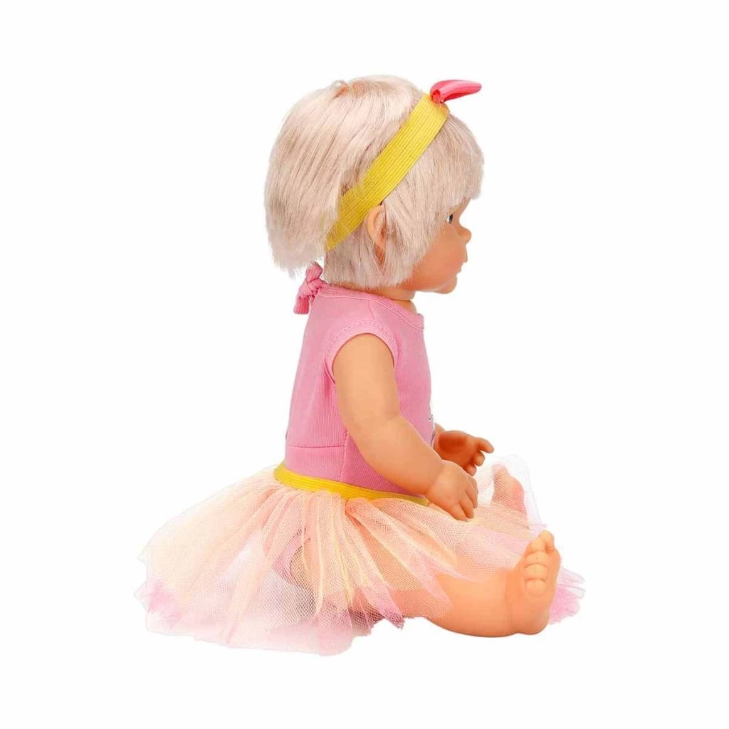 Doğum günü bebeği ile sosyal gelişim ve duygusal bağ kurma becerilerini destekleyen rol oyunu - Görsel 4