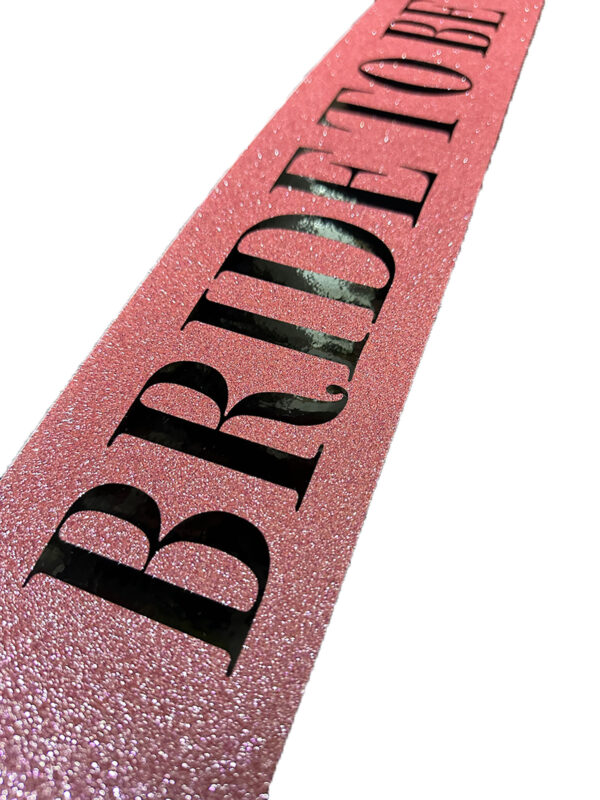Pembe Üzeri Siyah Büyük Bride To Be Yazılı Simli Işıltılı Kuşak Kemer 10 cm Genişlik (K0) - Görsel 3