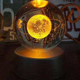 Satürn Kız Cam Küre Renkli Işıklı (K0)