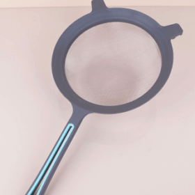 SİENA 22CM PLASTİK SÜZGEÇ (K0)