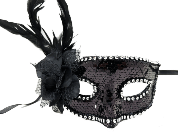 Siyah Renk Yandan Tüylü Güllü Gümüş Taşlı Pullu Maske 20x22 Cm - Görsel 2